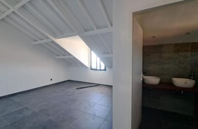 À LOUER à Vieux-Fort   Superbe duplex lumineux avec terrasse et vue mer