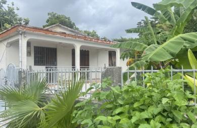 Maison avec jardin et terrasse. Agence Longfort Immobilier.