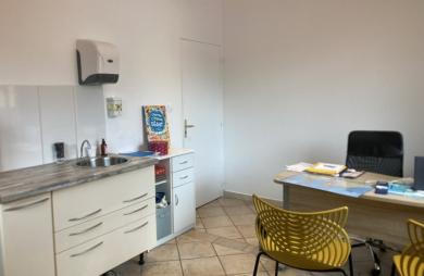 À LOUER   LOCAL PROFESSIONNEL EN MAISON DE SANTÉ   BOURG DE TROIS-RIVIÈRES