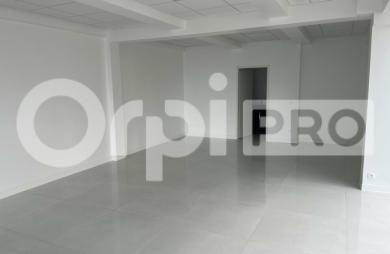 Découvrez avec Orpi BOUTAREL un local commercial a Jarry