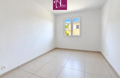 À LOUER   VILLA F5 RÉCENTE DE 121 M2   BIGLETTE, BAIE-MAHAULT
