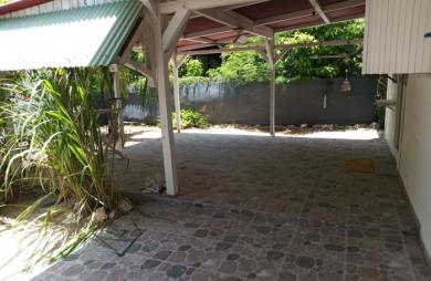 Maison T5 (111.52m2) avec Patio centrale - Les GALBAS 97180 SAINTE-ANNE