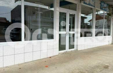 Local commercial avec vitrine au coeur de Cayenne !
