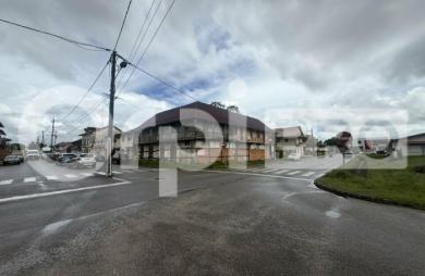À Vendre - Immeuble mixte idéalement situé à rénover