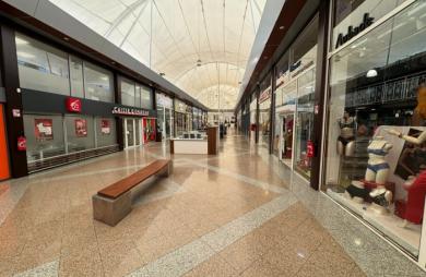 Vente Local commercial 90m&sup2; Remire Montjoli
