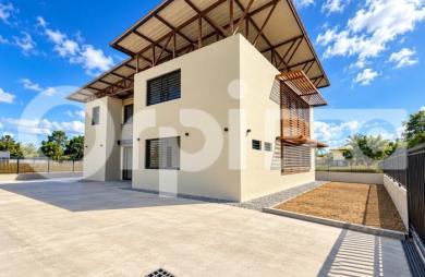 Plateau de bureaux en duplex : 157 m² modulables au cœur de la ZAE l