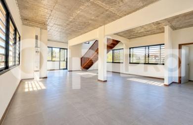 Plateau de bureaux en duplex : 157 m² modulables au cœur de la ZAE l