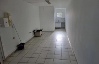 Location Local commercial 50m&sup2; 1 pièce Rivière Salée