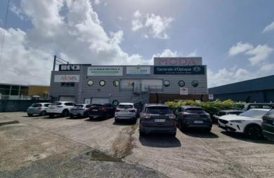 Location Fonds de commerce 90m&sup2; 3 pièces Le Lamentin
