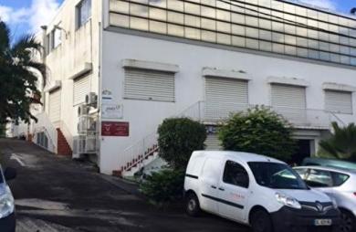 Location Local commercial 156m² Ducos