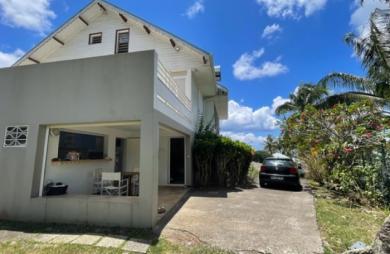 Villa de type F5 et pette dépendance avec vue mer sur les hauteurs de CASE-PILOTE