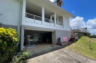 Villa de type F5 et pette dépendance avec vue mer sur les hauteurs de CASE-PILOTE