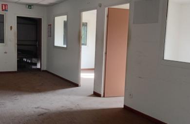 Location Entrepot 298m² Le Lamentin