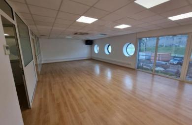Location Fonds de commerce 90m&sup2; 3 pièces Le Lamentin