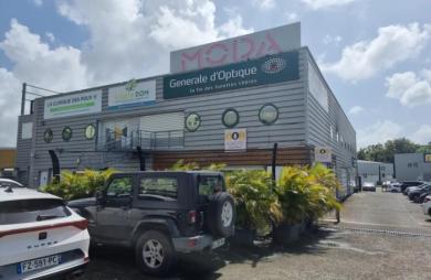 Location Fonds de commerce 90m&sup2; 3 pièces Le Lamentin