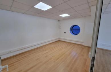 Location Fonds de commerce 90m&sup2; 3 pièces Le Lamentin
