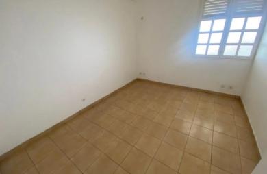 Location Bureaux 51m&sup2; 3 pièces Le Marin