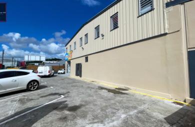 Local mixte de 55 m2 à louer 1 100.00 €/mois au Lamentin