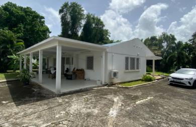 Vente Local commercial 180m² Le Lamentin