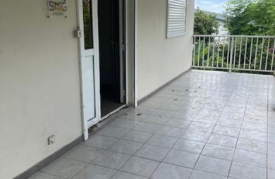 Vente Local commercial 300m² Ducos