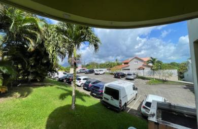 T3  avec terrasse et parking à LE LAMENTIN