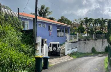 MAISON F4 AU MORNE ROUGE .