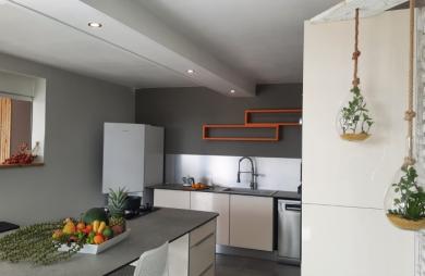 **À vendre : Superbe villa rénovée avec vue mer et campagne   Le Marin**