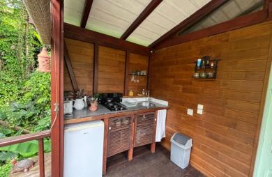 Ensemble 4 habitations + 4 piscines - Terrain 4845m2 - RIVIERE PILOTE