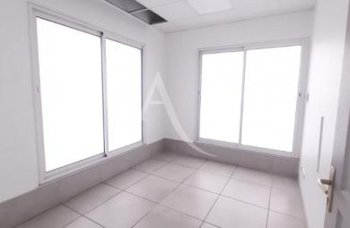 Vente Bureaux 150m² 10 pièces Fort de france