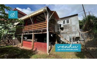 Charmante maison F3 vendue meublée et rénovée   PETIT-BOURG