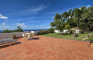 Villa d’Exception avec Vue Mer, Piscine et Beaux Volumes dans Quartier Résidentiel au Lotissement La Caraïbe à