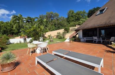 Villa d’Exception avec Vue Mer, Piscine et Beaux Volumes dans Quartier Résidentiel au Lotissement La Caraïbe à