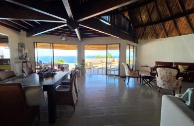 Villa d’Exception avec Vue Mer, Piscine et Beaux Volumes dans Quartier Résidentiel au Lotissement La Caraïbe à