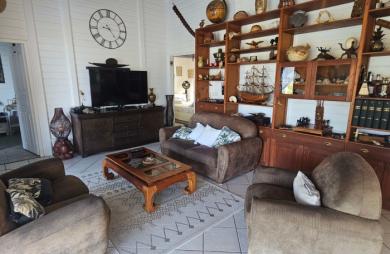 Magnifique villa F4 avec  piscine, vue mer et garage en parfaite état