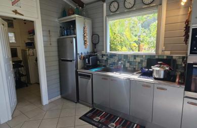Magnifique villa F4 avec  piscine, vue mer et garage en parfaite état