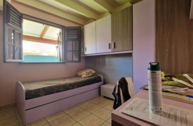 À vendre : Charmante maison T3 en duplex avec piscine et jardin arboré au VAUCLIN