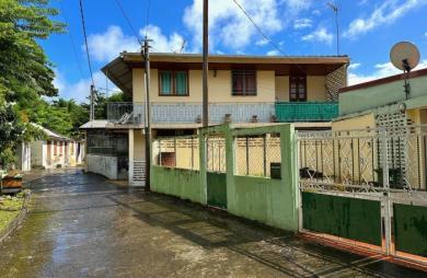 À vendre   Maison T4 à 2 minutes à pied de la plage à CASE-PILOTE