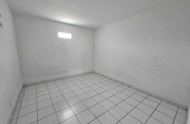 Immeuble de deux appartements + un espace commercial, bourg - SAINTE-LUCE