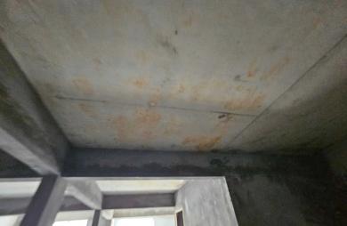 Immeuble de deux appartements + un espace commercial, bourg - SAINTE-LUCE