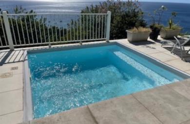Maison T4 avec terrasses, piscine et vue mer, à deux pas du centre de SAINT-PIERRE