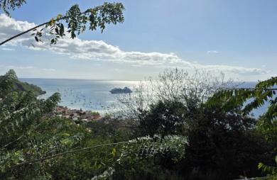 Maison T4 avec terrasses, piscine et vue mer, à deux pas du centre de SAINT-PIERRE