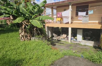 Maison à renover F5+F2 sur 2 niveaux - LE LAMENTIN