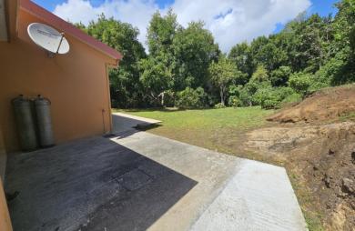 Maison F4 sur 5 071 m2 de terrain, constructible en partie - SCHOELCHER