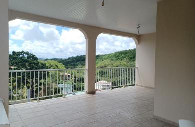 Location Appartement 100m² 4 pièces Rivière Salée