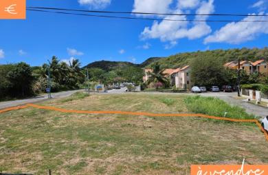 Beau terrain plat proche plages