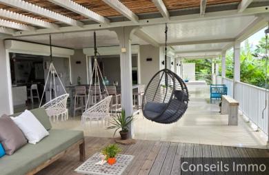 Villa duplex T5 + T3 locatif, piscine, vue mer - Morne Courbaril - Le Marin