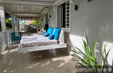 Villa duplex T5 + T3 locatif, piscine, vue mer - Morne Courbaril - Le Marin