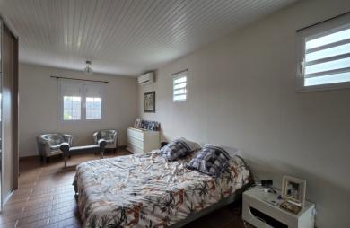 Villa T3 moderne avec piscine, suite parentale et prestations haut de gamme au LAMENTIN