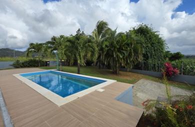Villa T3 moderne avec piscine, suite parentale et prestations haut de gamme au LAMENTIN