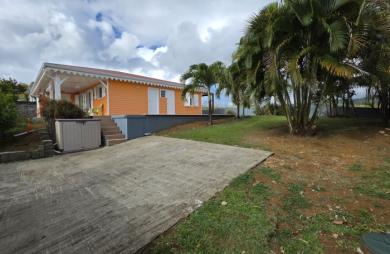 Villa T3 moderne avec piscine, suite parentale et prestations haut de gamme au LAMENTIN
